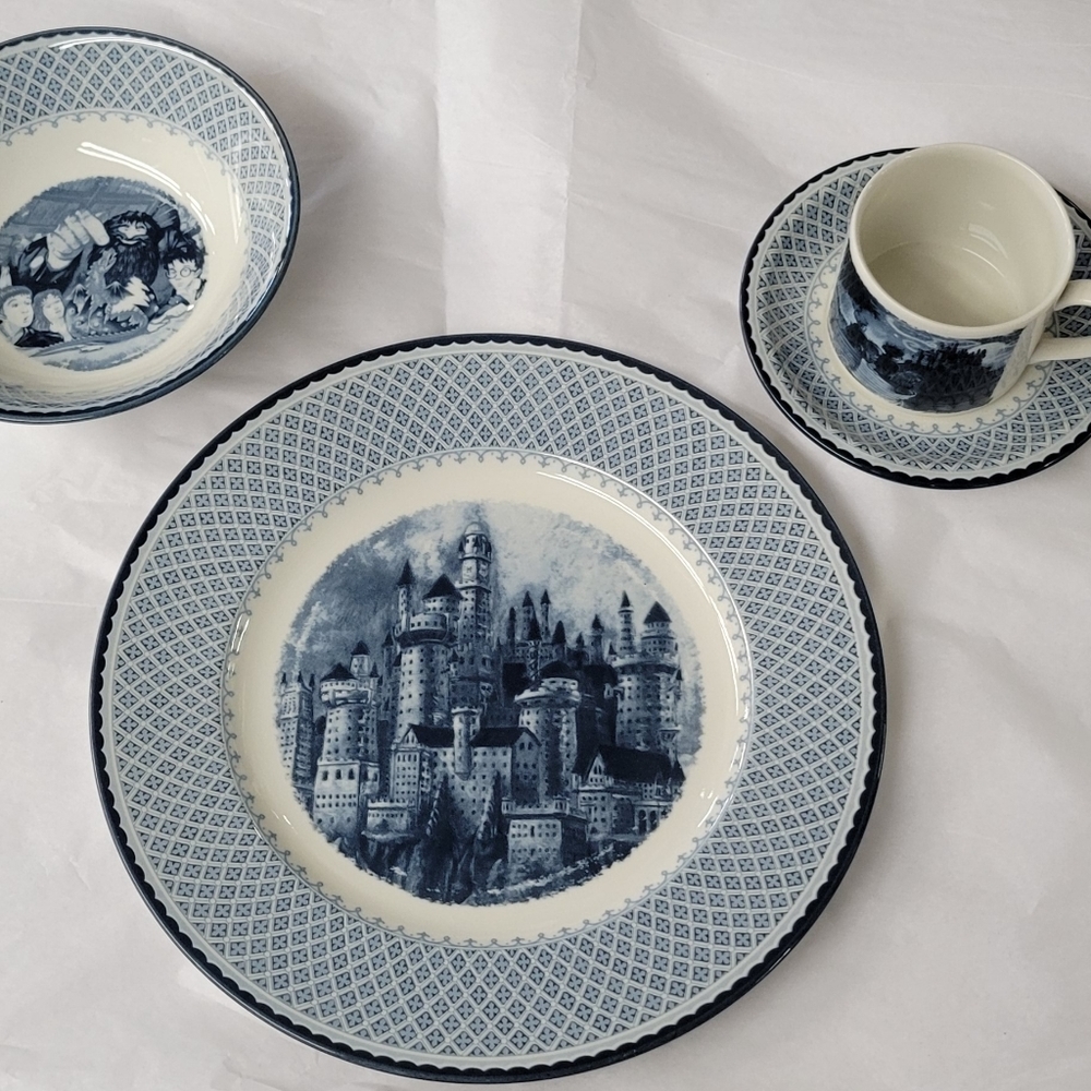 RARE...Harry Potter Johnson Bro. Set Dinner Plate